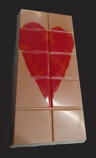 DUBAI "Lotus-Mascarpone-Raspberry-Chocolate Fire Conquest" - flames of chocolate, raspberries and Lotus, come to conquer your heavenly happiness 200g