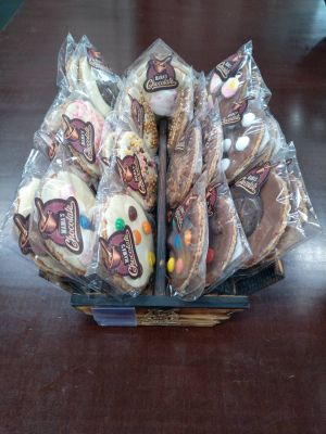  СТЕЛАЖИ ЗА ЯДКИ НА ЕДРО И ШОКОЛАДИ