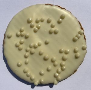 БЕЛГИЙСКИ КАРАМЕЛЕНИ ВАФЛИ С БЯЛ БЕЛГИЙСКИ ШОКОЛАД 