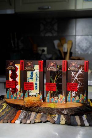 ДУБАЙСКИ БЯЛ С БАКЛАВА "Шоколадът на султана"  200гр